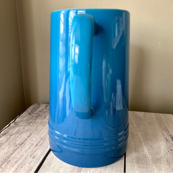Last 1 🌟 LE Creuset Second Choix Glazed Pitcher Marseille Blue 1.5 L/1.6QT - Picture 5 of 6